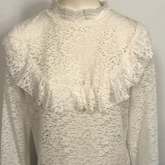 Adorable Arizona Lace Top ✨ - Picture 2 of 7